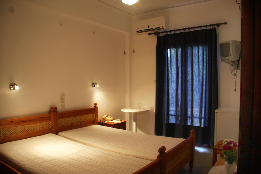 Hotel Rena Agios Kirykos  Bilik gambar